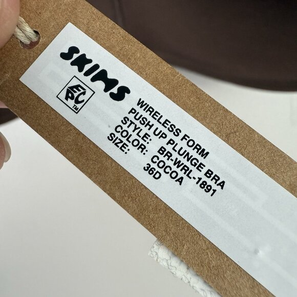 SKIMS 36D Cocoa Wireless Form Push Up Plunge Bra Seamless Nude Brown Flawed - Picture 5 of 5